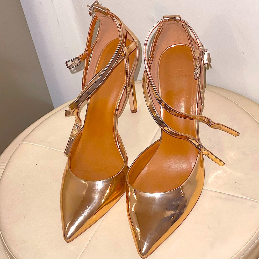Beautiful Rose Hold Point Heels